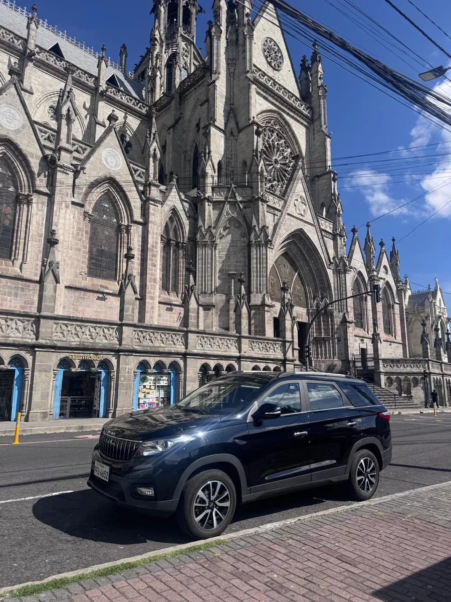 The SUV parked in front of the Basílica in Quito